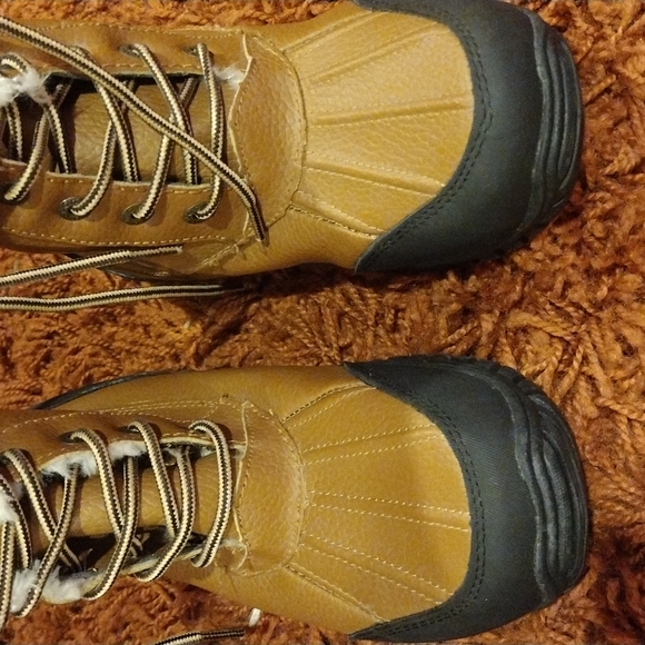 Brand new UGG Australia Boots - Picture 5 of 6
